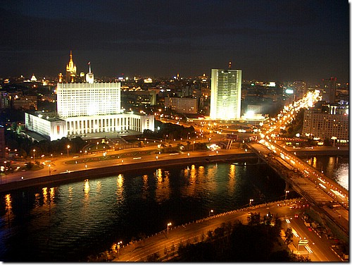 IMGP0836_moscow river and whitehouse.JPG